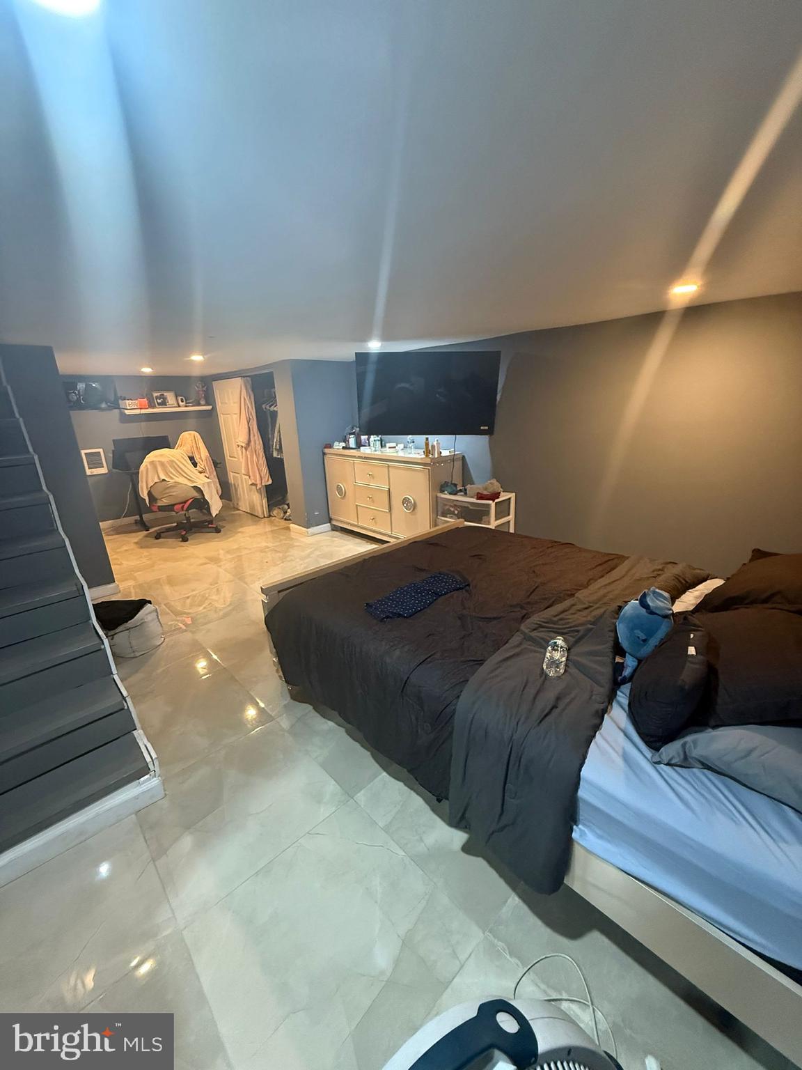 FRANKFORD - Residential Income