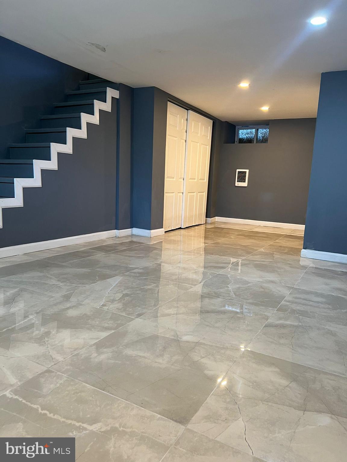 FRANKFORD - Residential Income