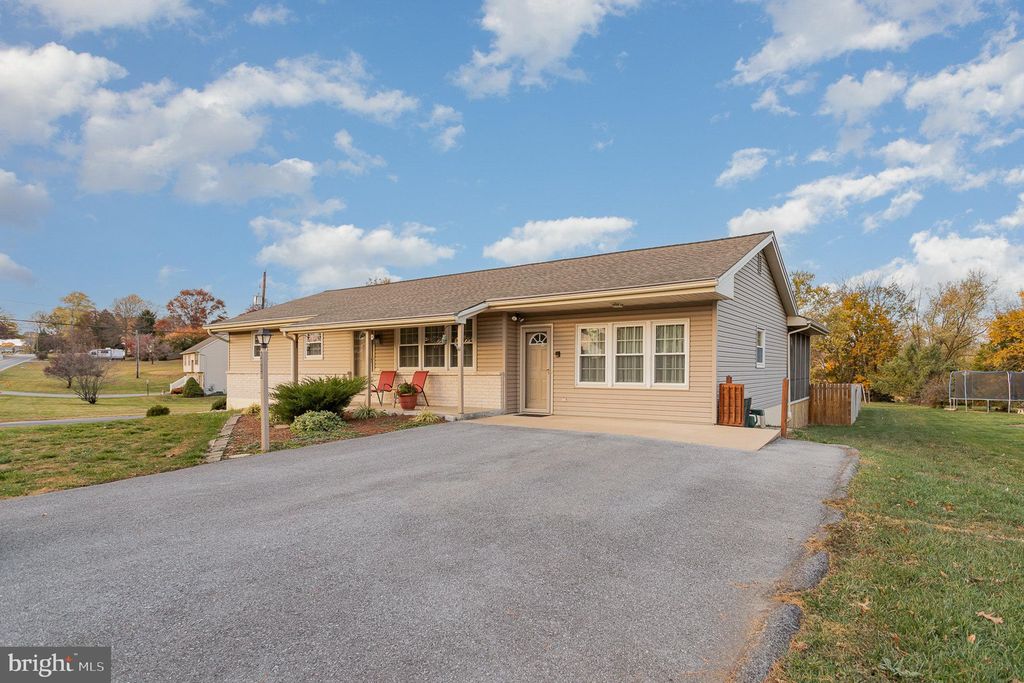 Photo of 1609 Campus Road, ELIZABETHTOWN, PA 17022 (MLS # PALA2065544)