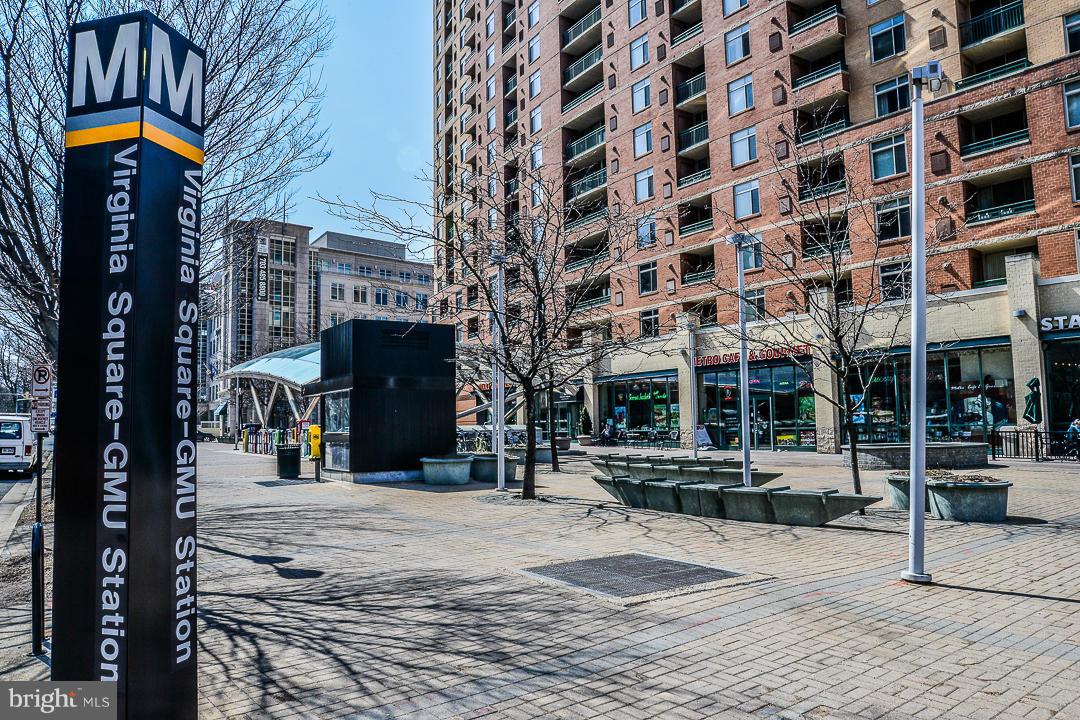 VIRGINIA SQUARE - Residential