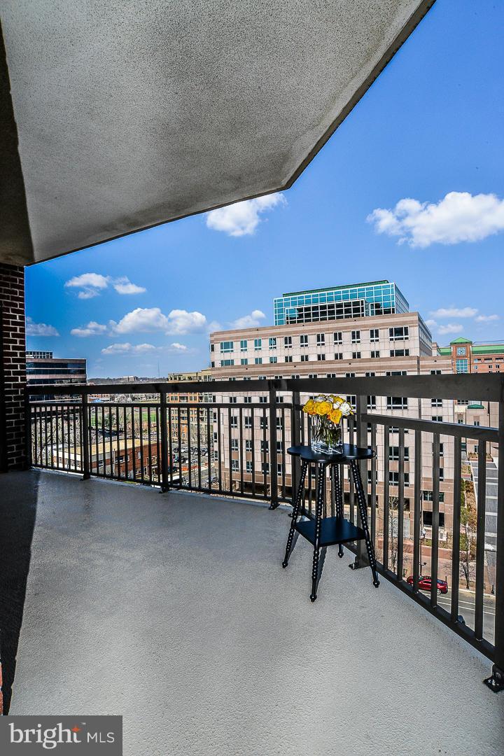 VIRGINIA SQUARE - Residential