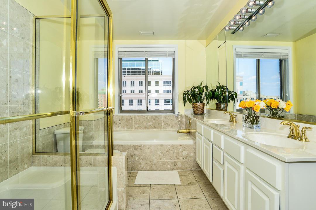 VIRGINIA SQUARE - Residential