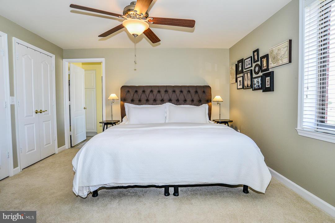 VIRGINIA SQUARE - Residential