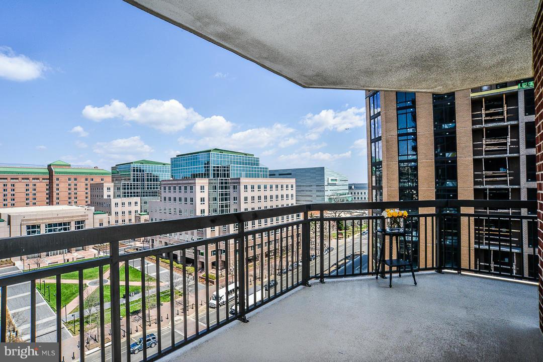 VIRGINIA SQUARE - Residential