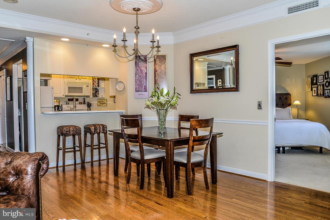 VIRGINIA SQUARE - Residential