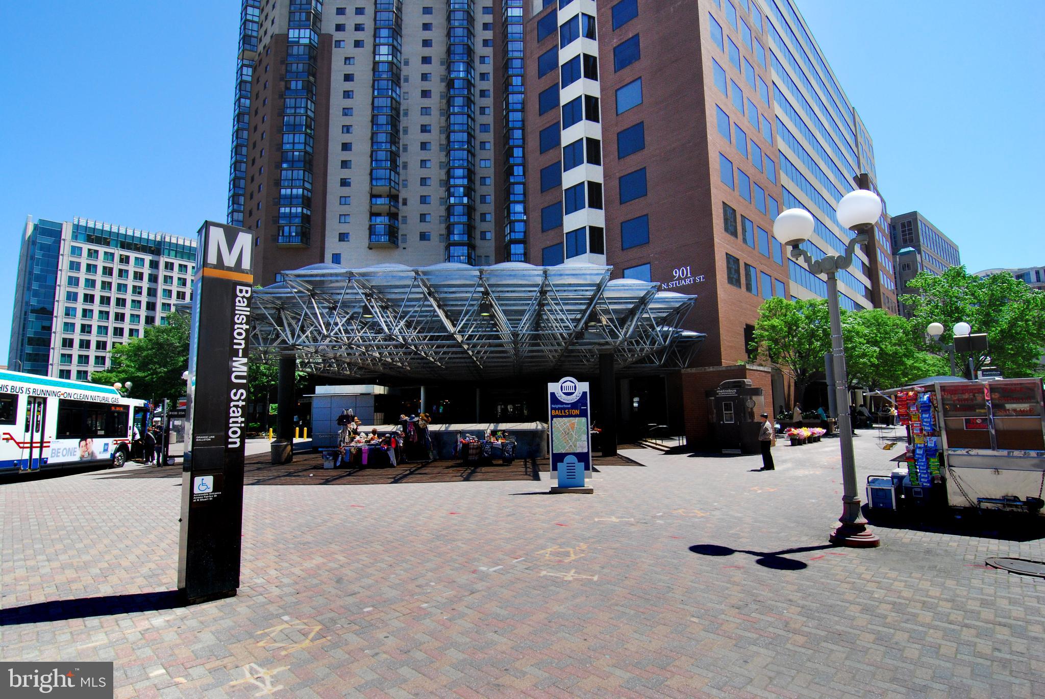 BROMPTONS AT BALLSTON - Residential