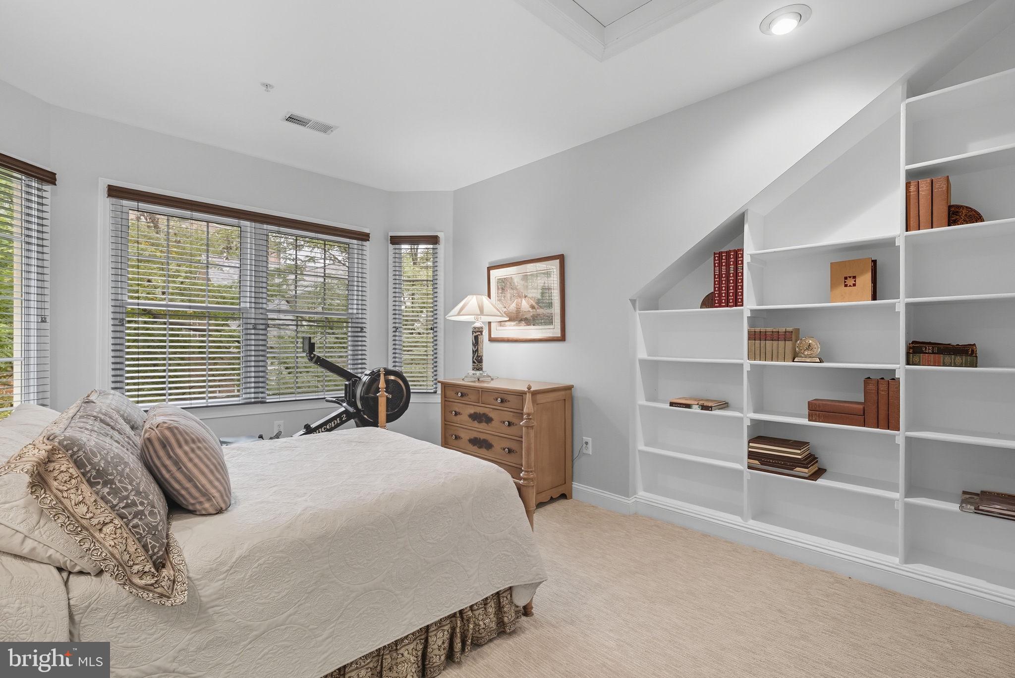 BROMPTONS AT BALLSTON - Residential