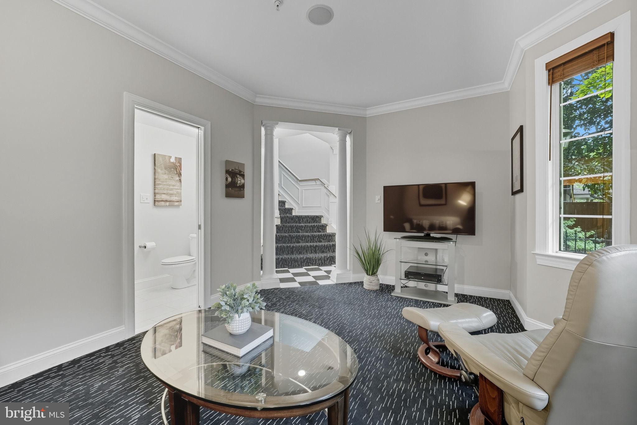 BROMPTONS AT BALLSTON - Residential