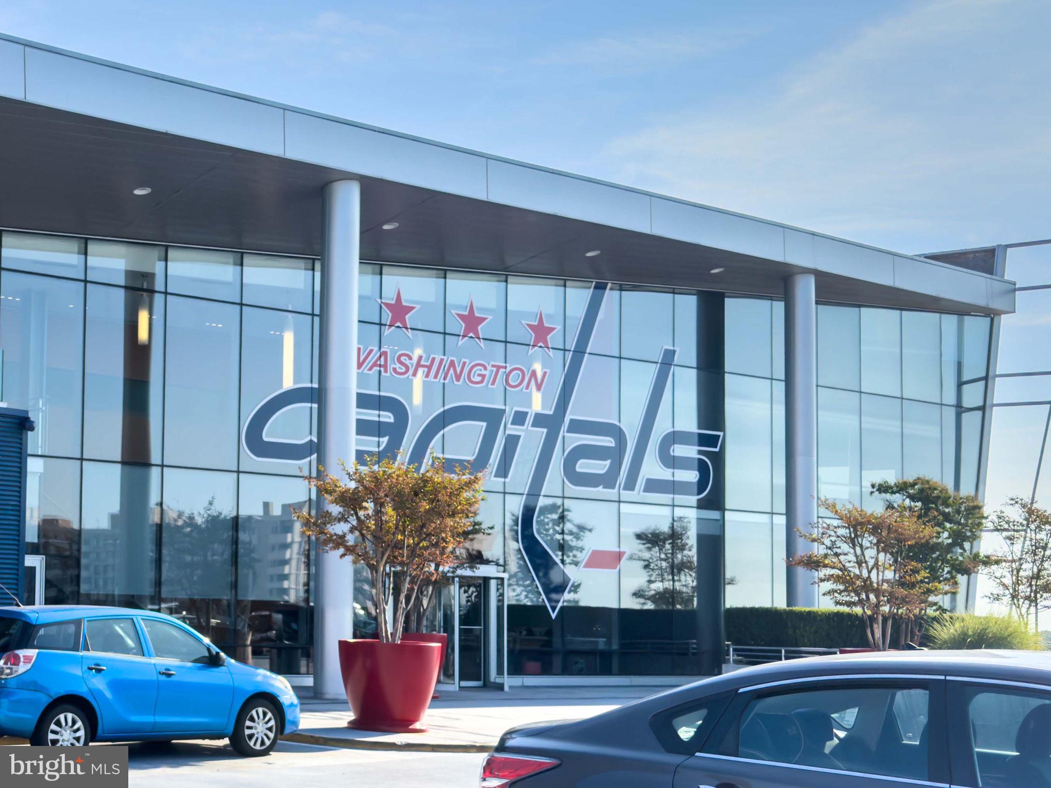 BROMPTONS AT BALLSTON - Residential