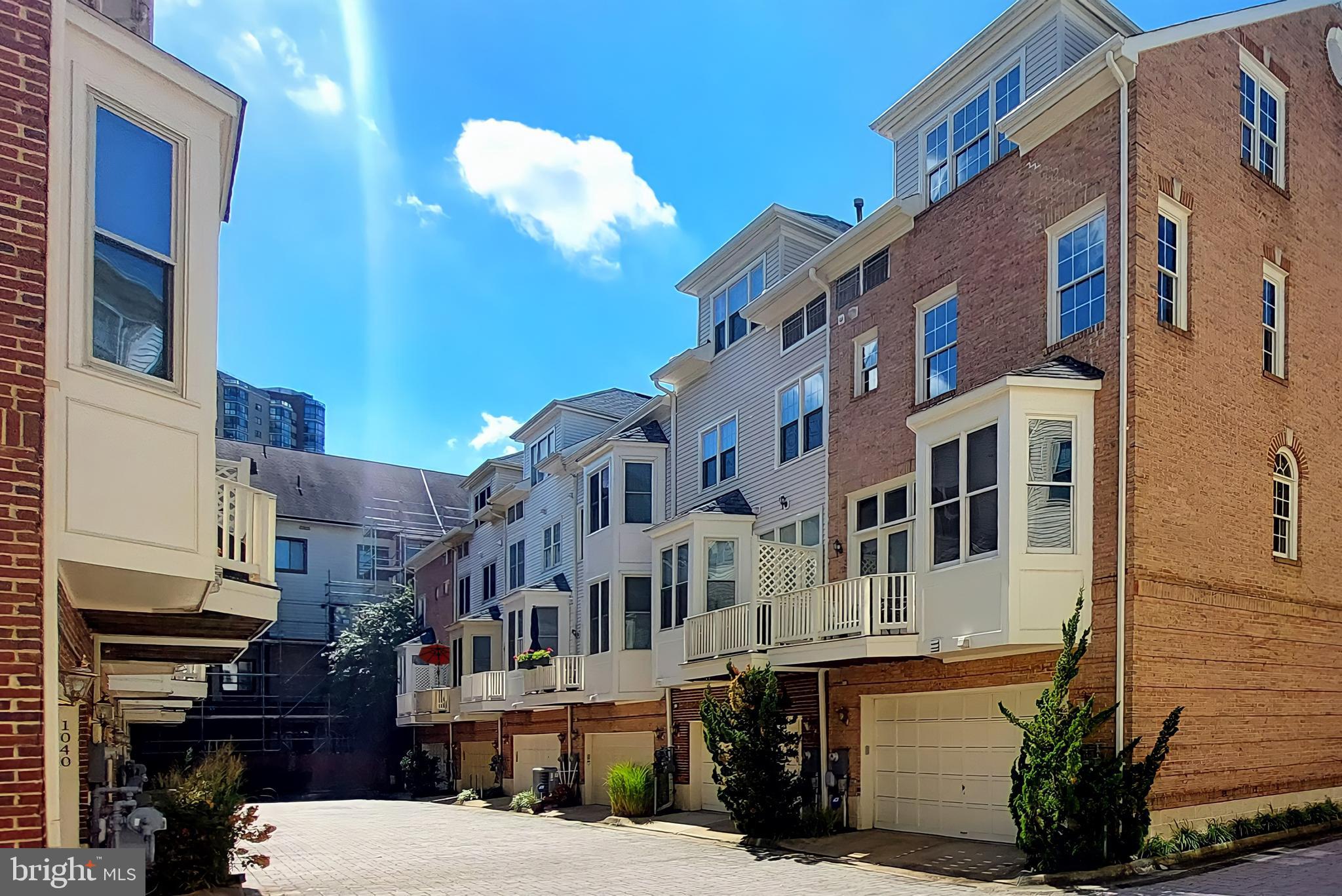 BROMPTONS AT BALLSTON - Residential