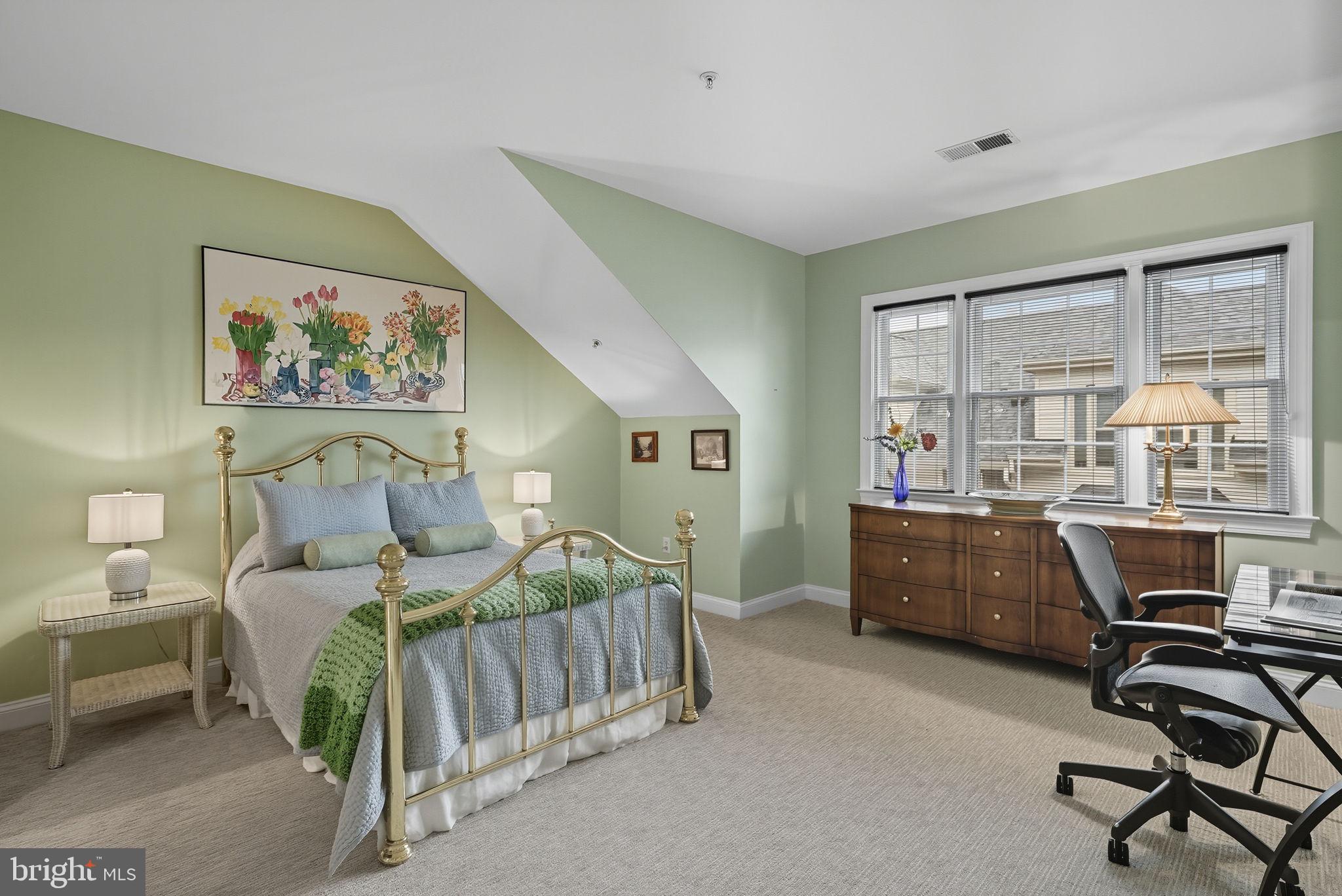 BROMPTONS AT BALLSTON - Residential