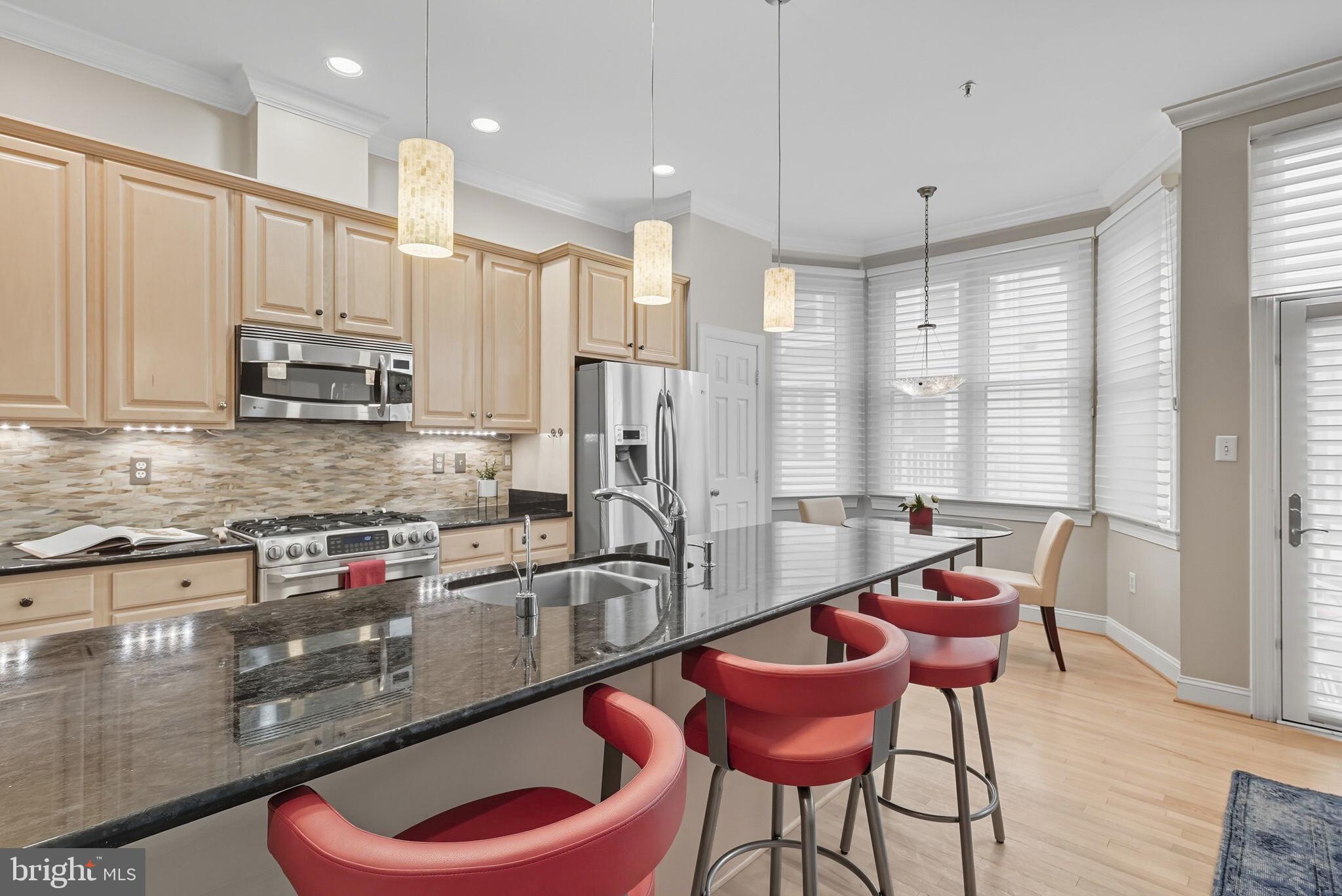 BROMPTONS AT BALLSTON - Residential