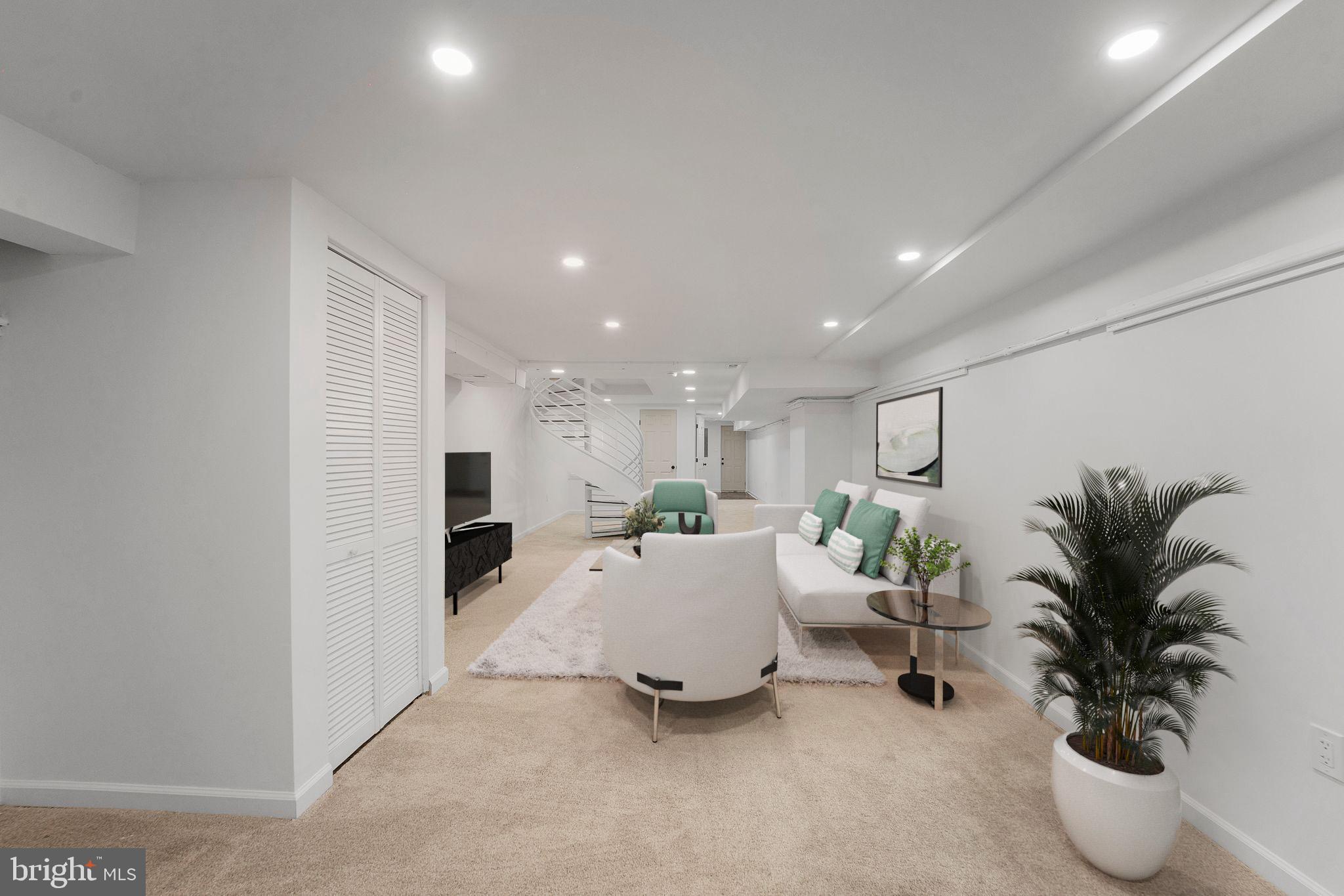EAST BALTIMORE MIDWAY - Residential