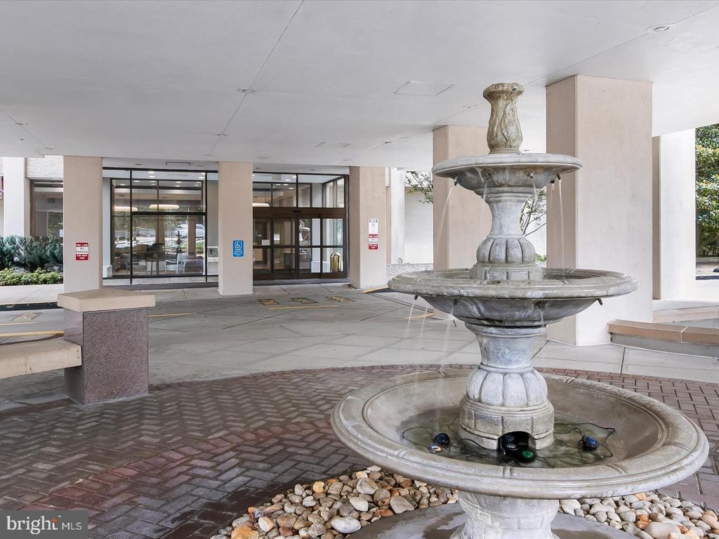 Photo of 4515 Willard Avenue #1203S, CHEVY CHASE, MD 20815 (MLS # MDMC2201386)