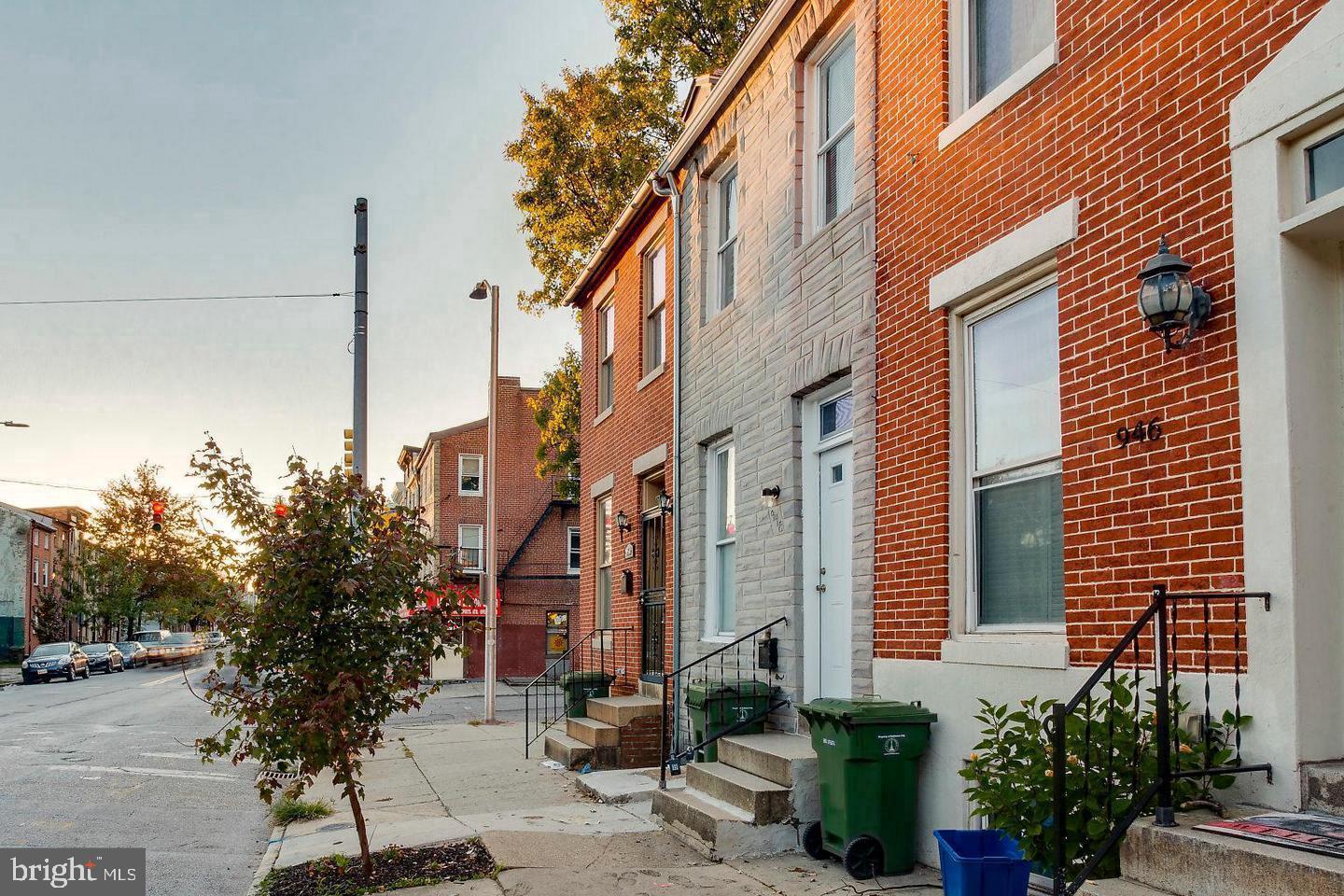 Charming Rowhome in Baltimore City
Welcome to 948 W Lombard St, a cozy home nestled in the heart of Baltimore, MD. This charming 2-bedroom, 1-bathroom property features an additional den, perfect for a home office or guest space, offering versatility to suit your lifestyle.
Step inside to discover a home filled with character, showcasing an inviting living area, a functional layout, and abundant natural light throughout. The kitchen awaits your personal touches, providing a great opportunity for customization.
The property includes an unfinished basement, perfect for storage or the potential to be converted into additional living space. Conveniently located, this home provides easy access to local schools, public transportation, and downtown Baltimore attractions.
Whether you're a first-time homebuyer, an investor, or someone seeking a city retreat, this home is an excellent opportunity to own a piece of Baltimore history.
Schedule a tour today.
