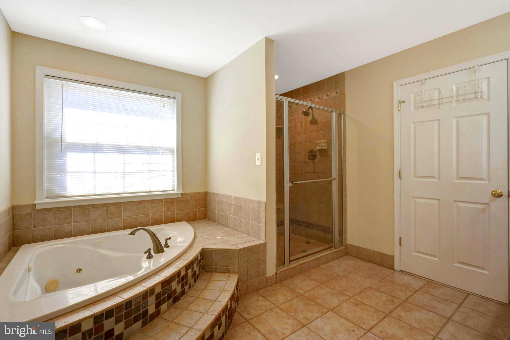 LOISDALE ESTATES - Residential Lease