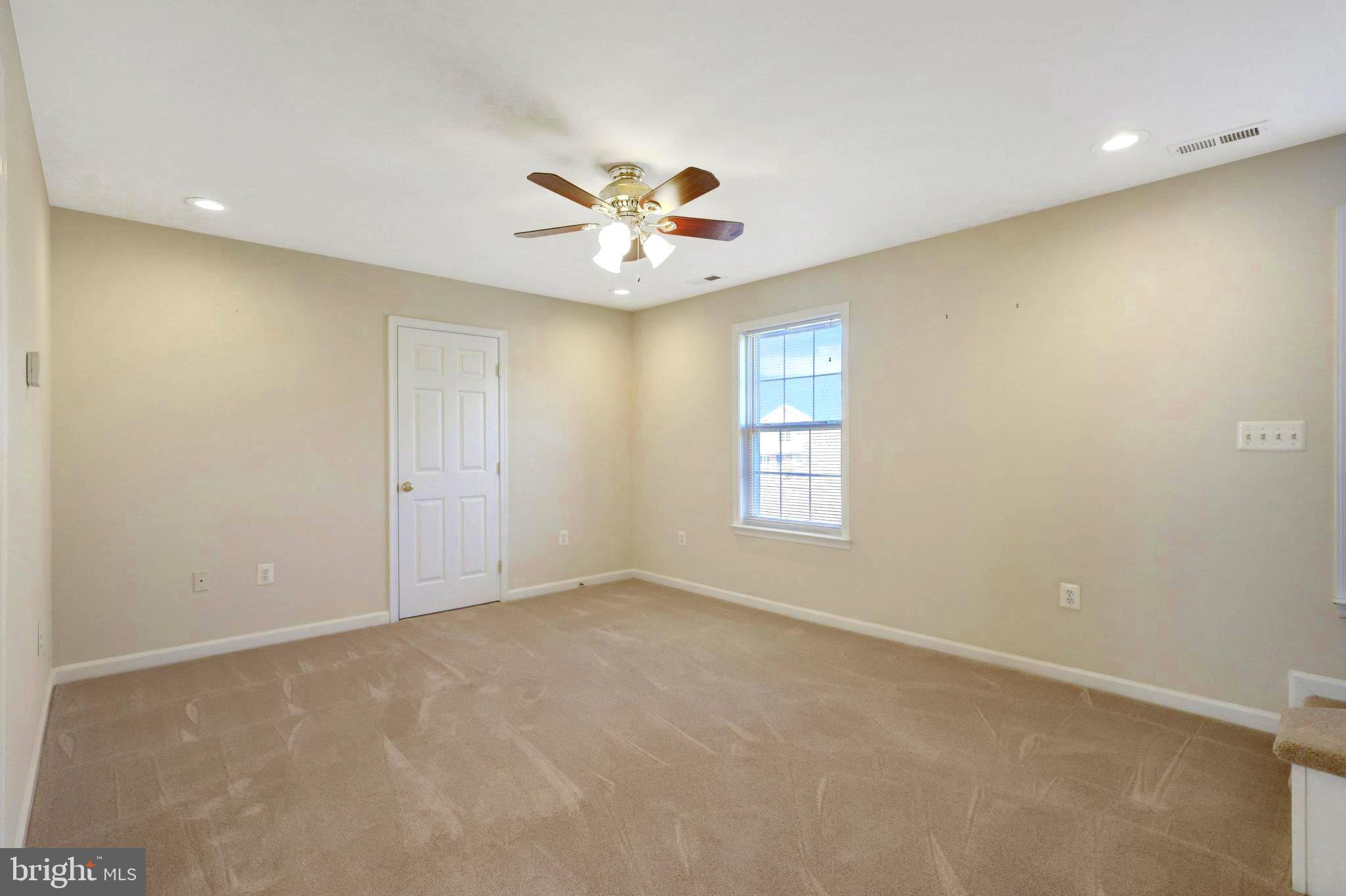 LOISDALE ESTATES - Residential Lease