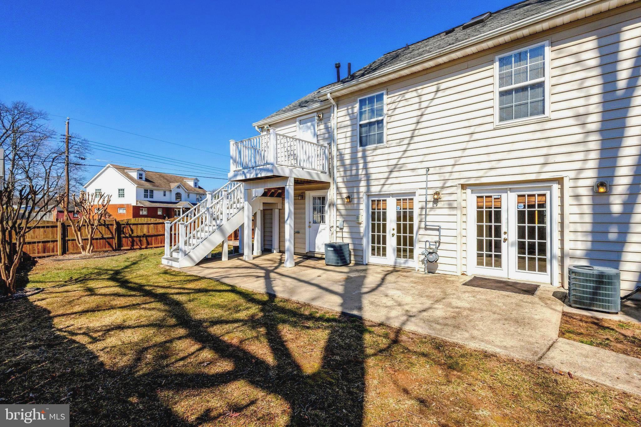 LOISDALE ESTATES - Residential Lease