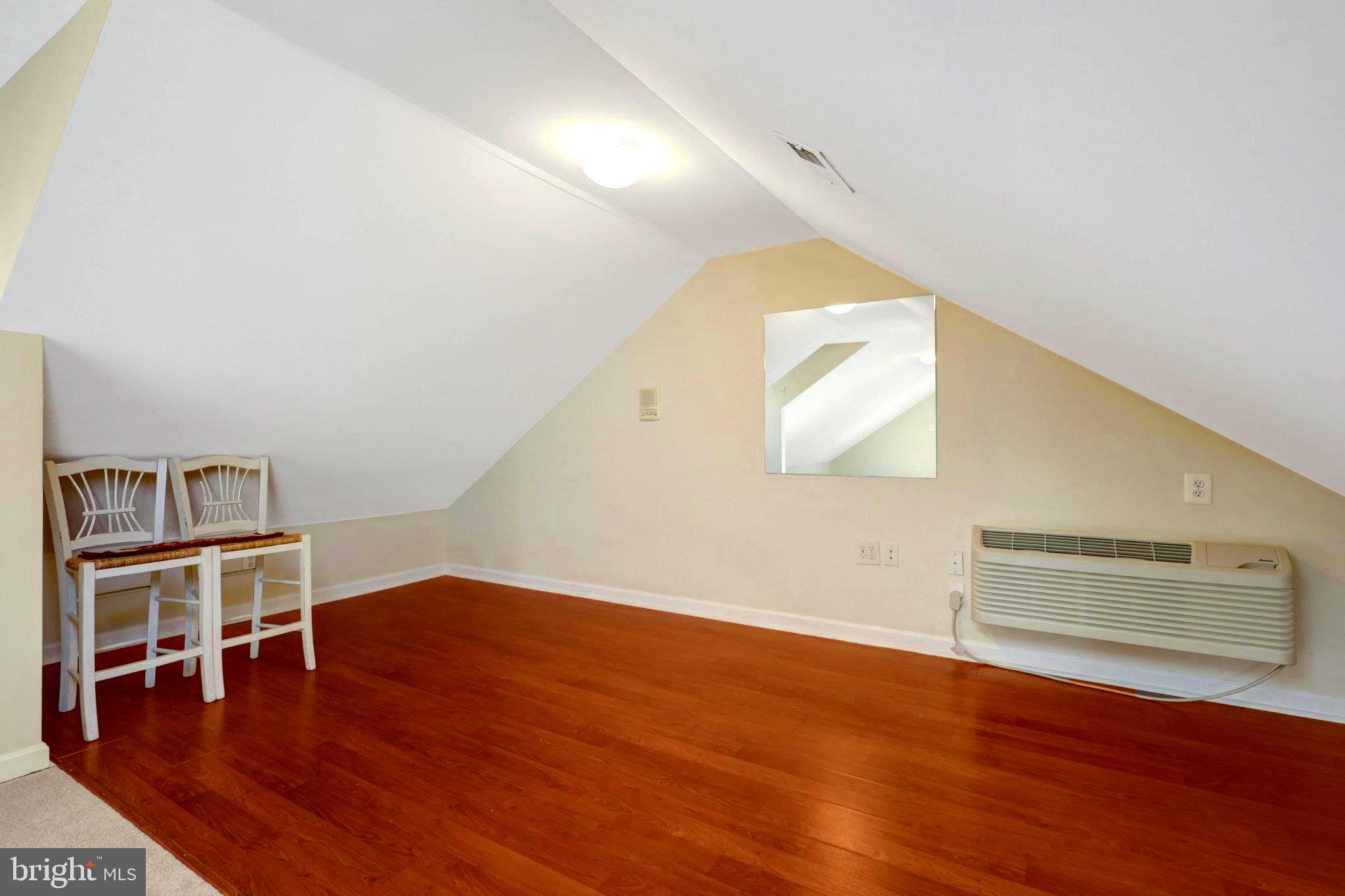 LOISDALE ESTATES - Residential Lease