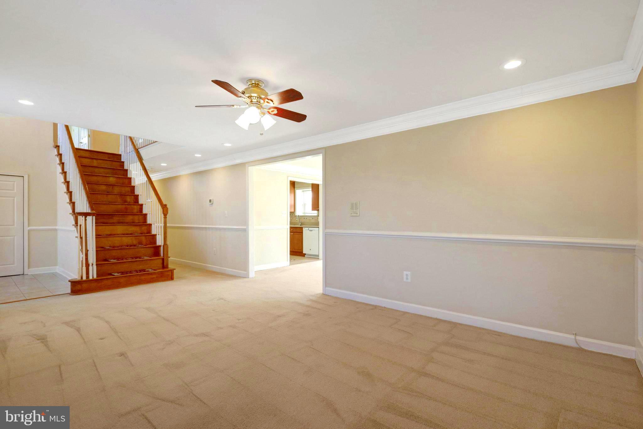 LOISDALE ESTATES - Residential Lease