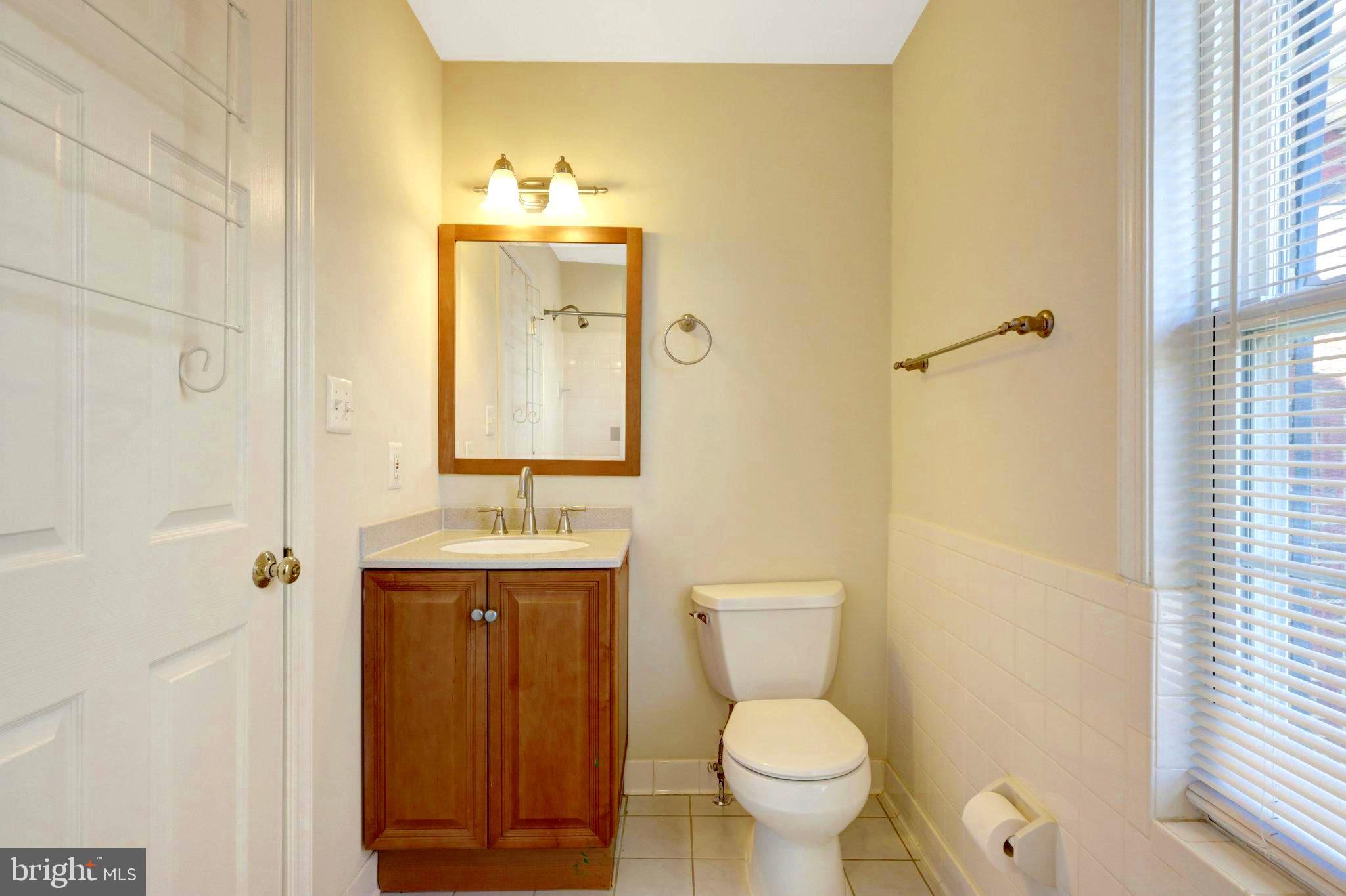 LOISDALE ESTATES - Residential Lease