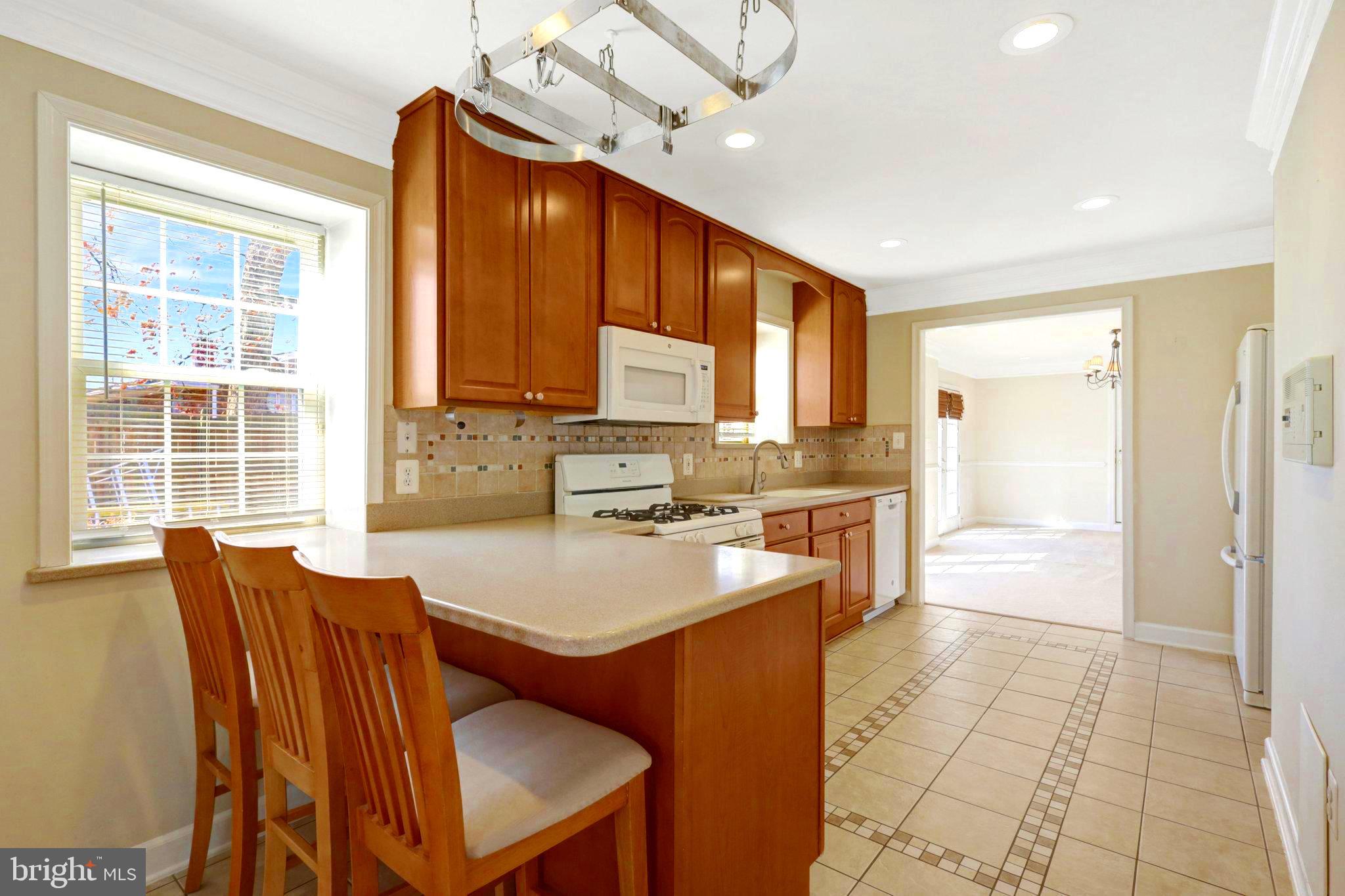 LOISDALE ESTATES - Residential Lease