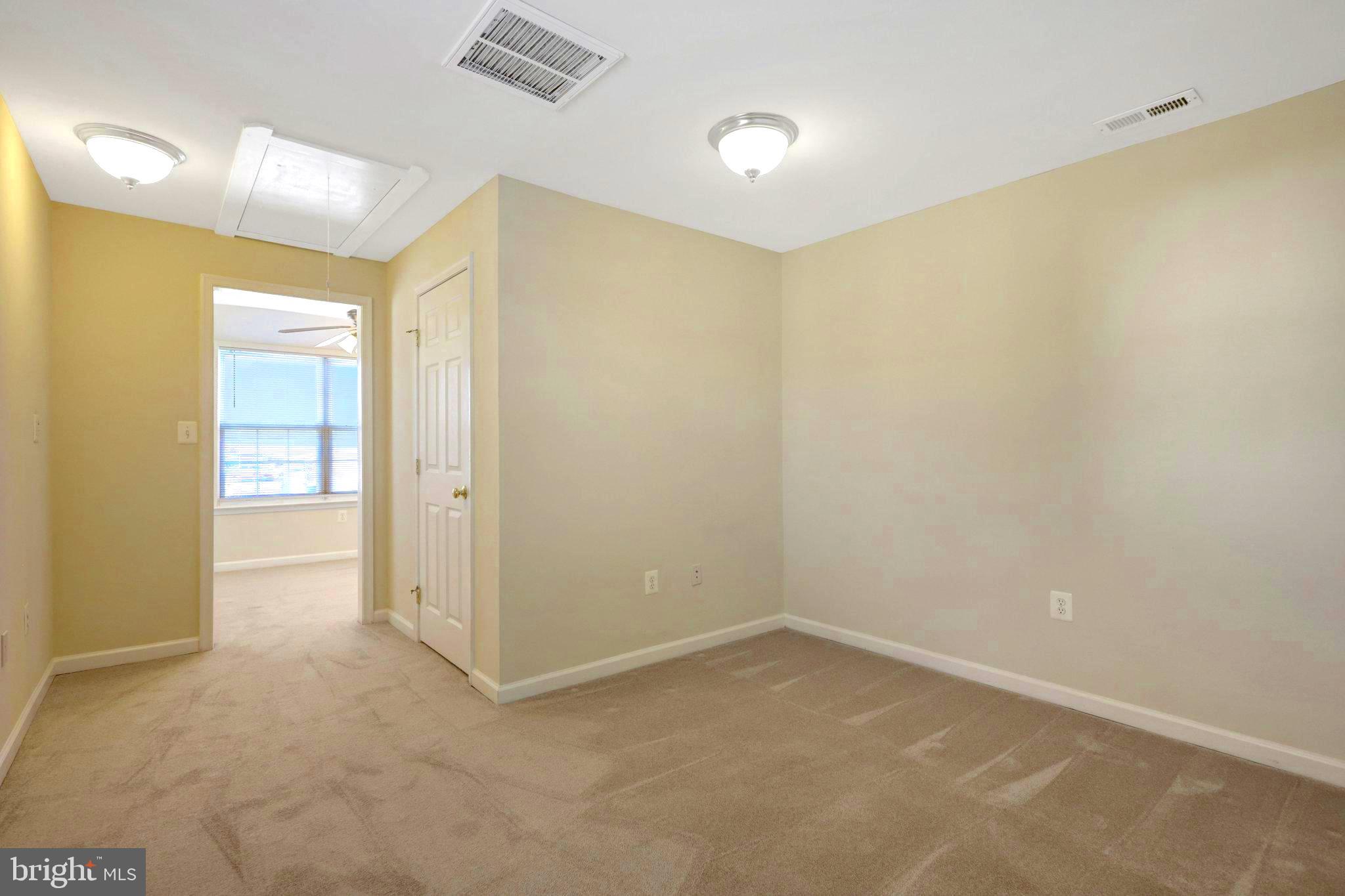 LOISDALE ESTATES - Residential Lease