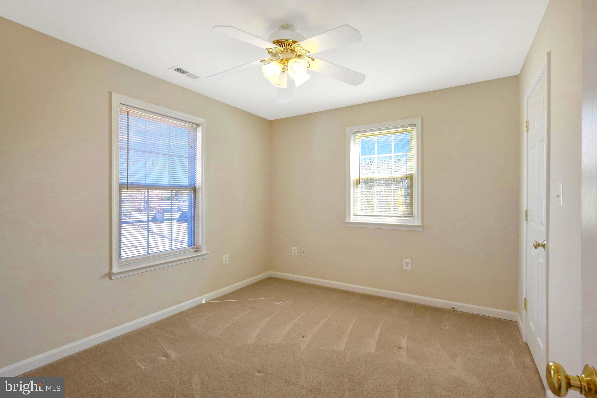 LOISDALE ESTATES - Residential Lease