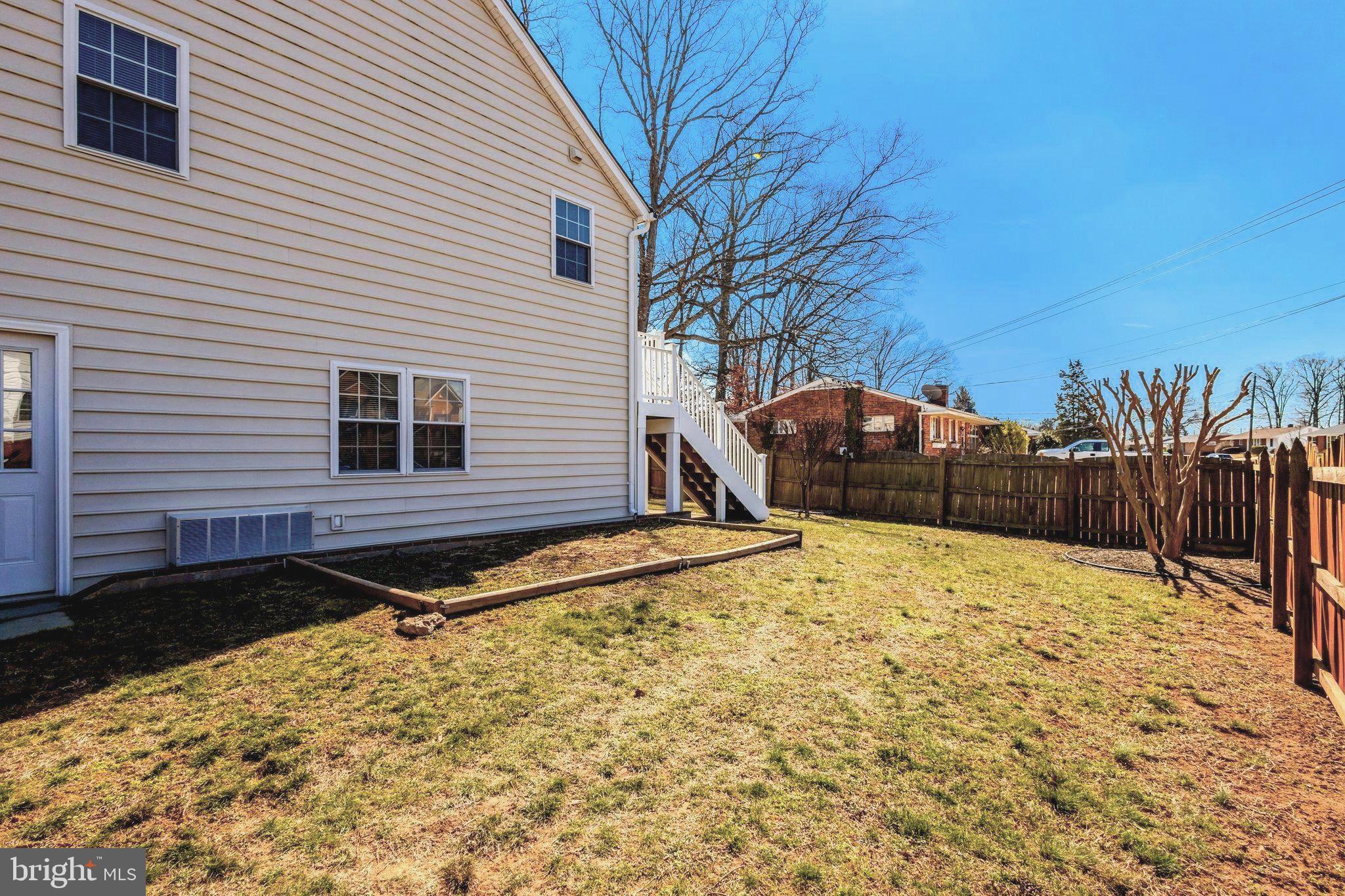 LOISDALE ESTATES - Residential Lease