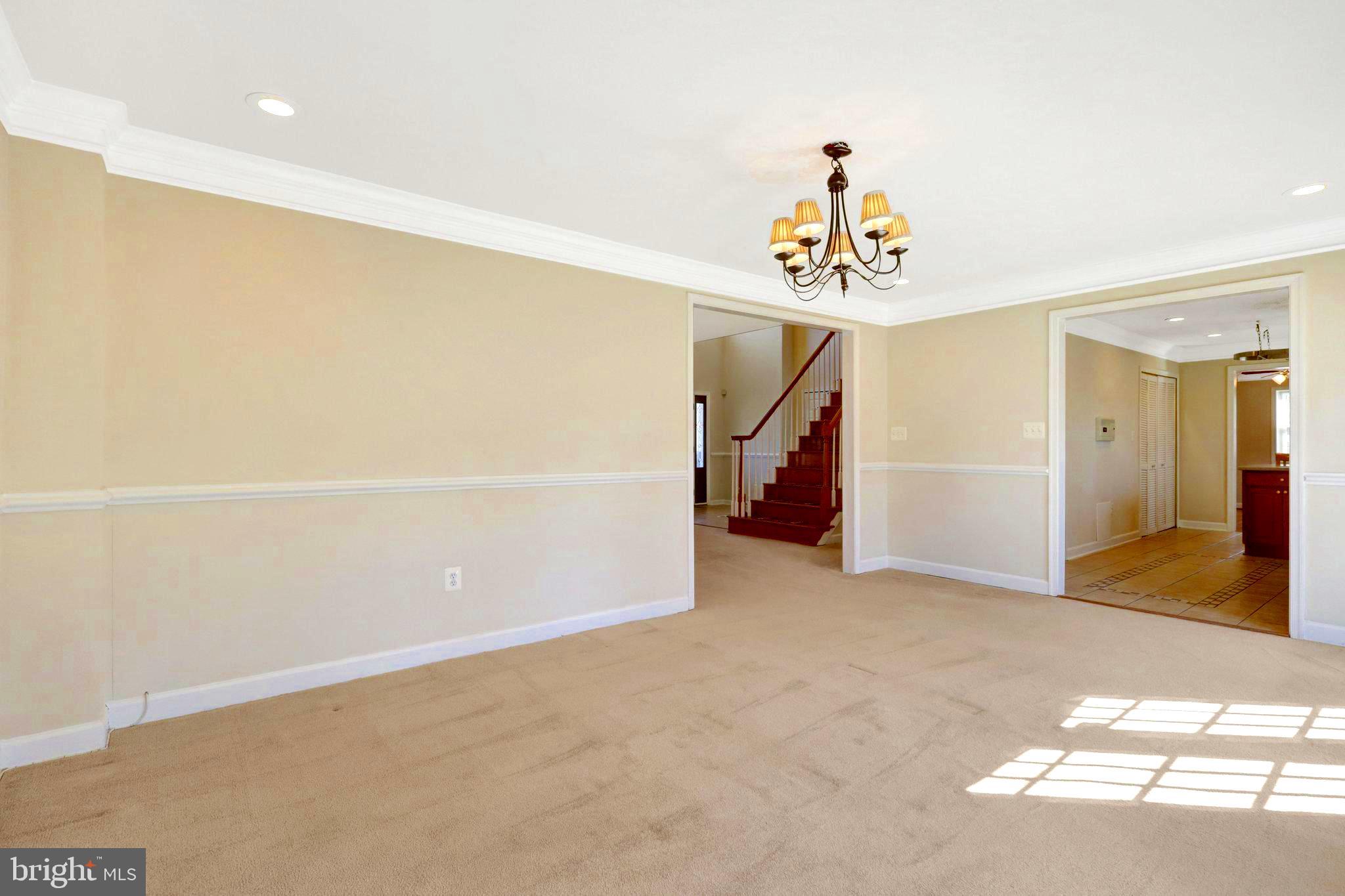 LOISDALE ESTATES - Residential Lease