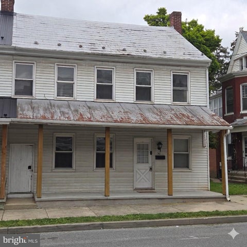 Townhouse For Sale - 32 N Main Street<br/> DOVER, PA 17315