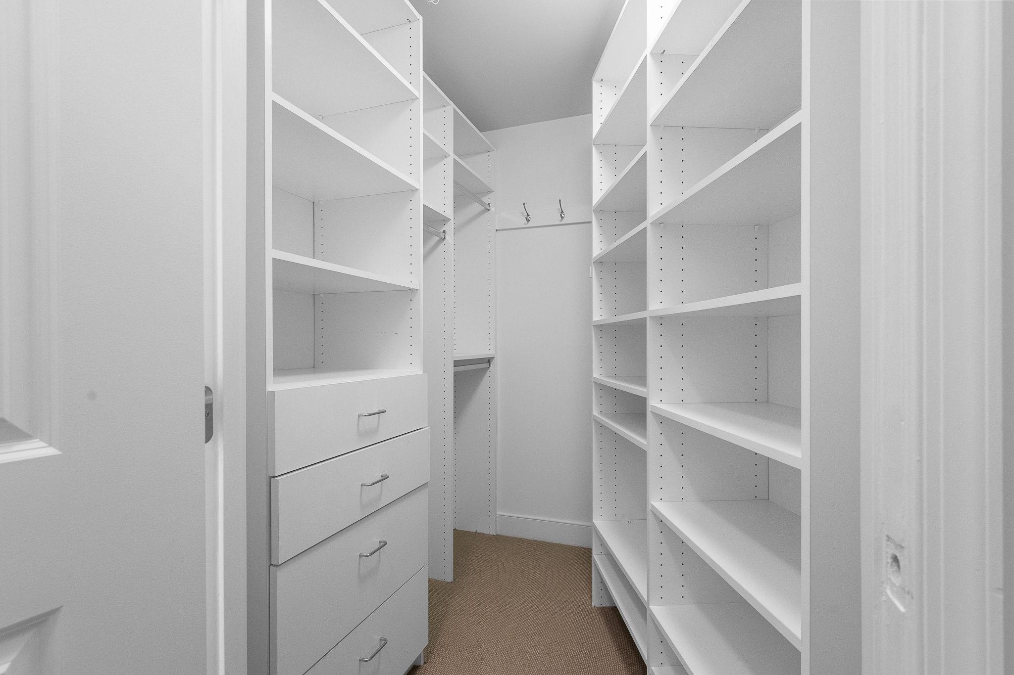 LIONSGATE - Residential