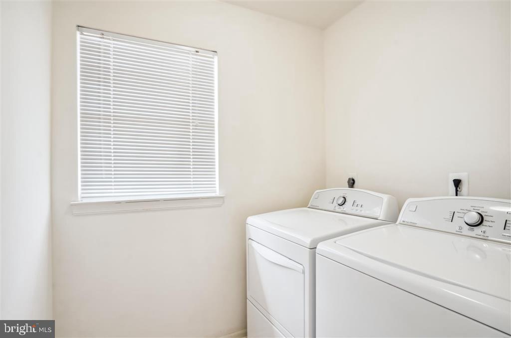 ASHBURN VILLAGE - Residential