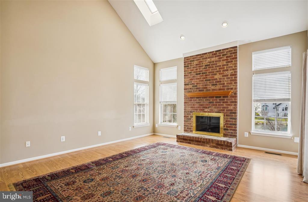 ASHBURN VILLAGE - Residential