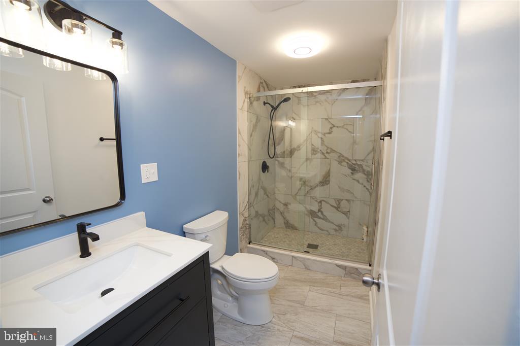 ASHBURN VILLAGE - Residential