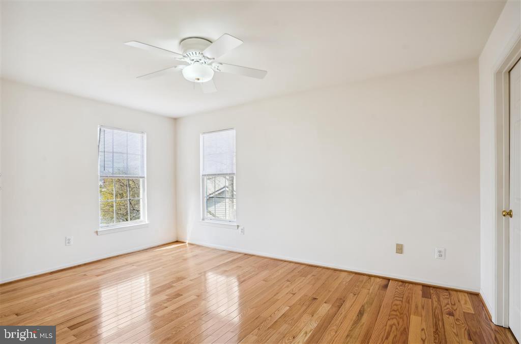 ASHBURN VILLAGE - Residential