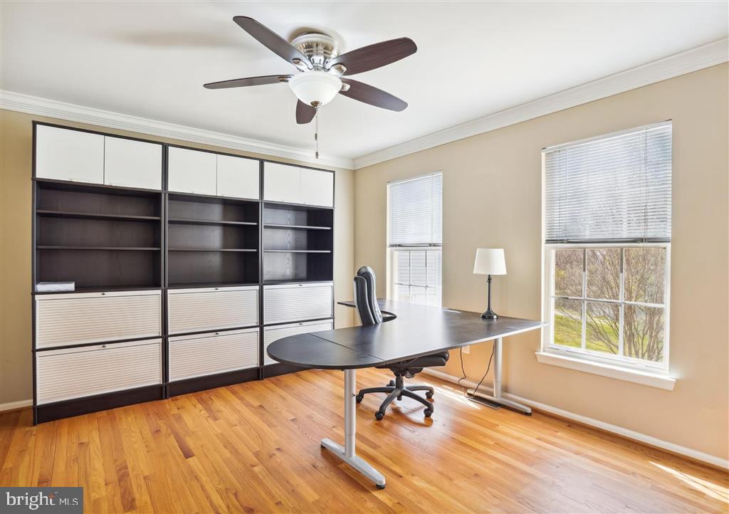 ASHBURN VILLAGE - Residential