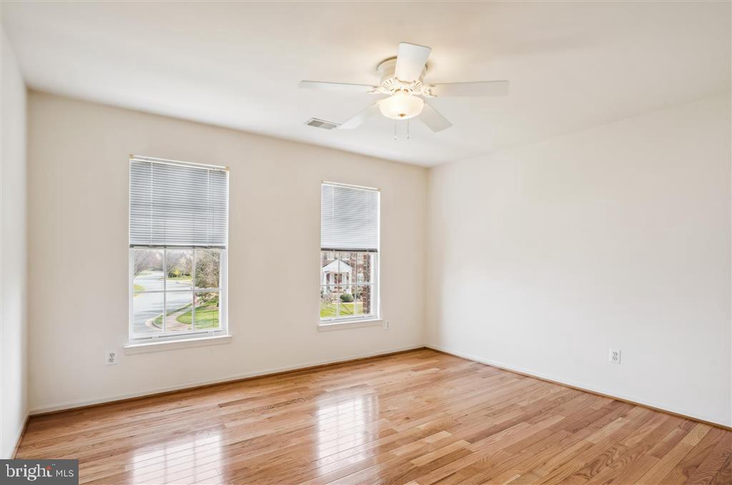 ASHBURN VILLAGE - Residential