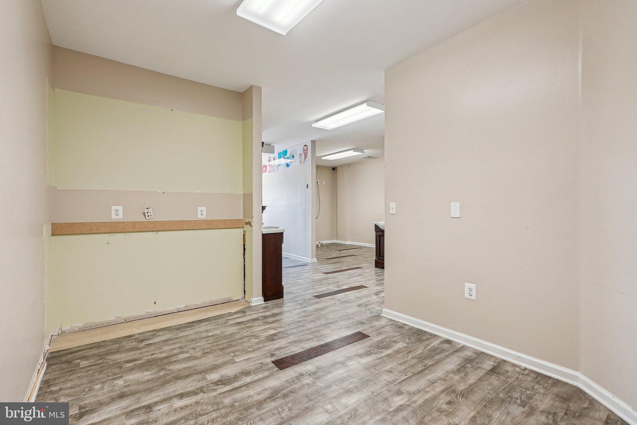 GREEN LANE - Commercial Sale