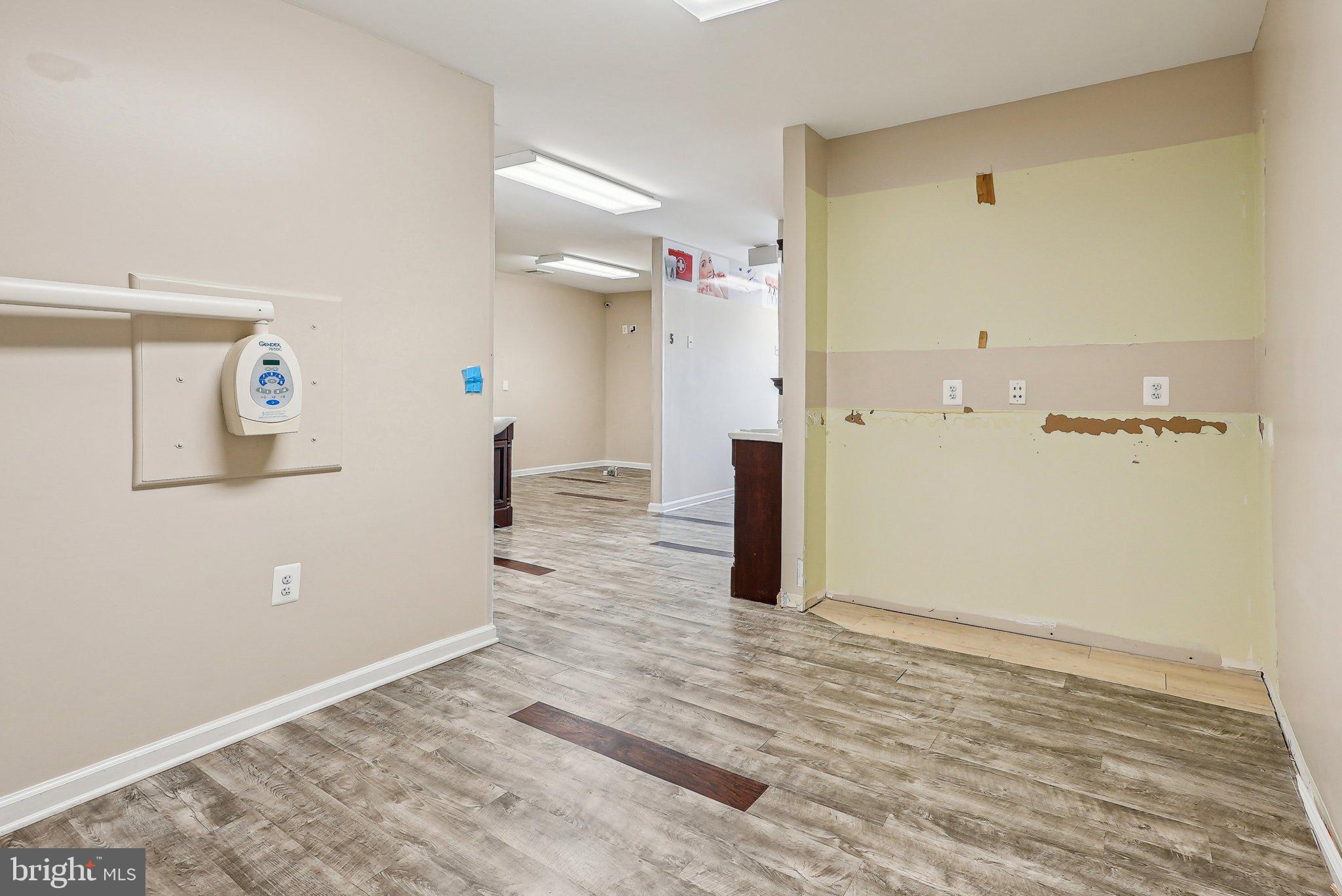 GREEN LANE - Commercial Sale