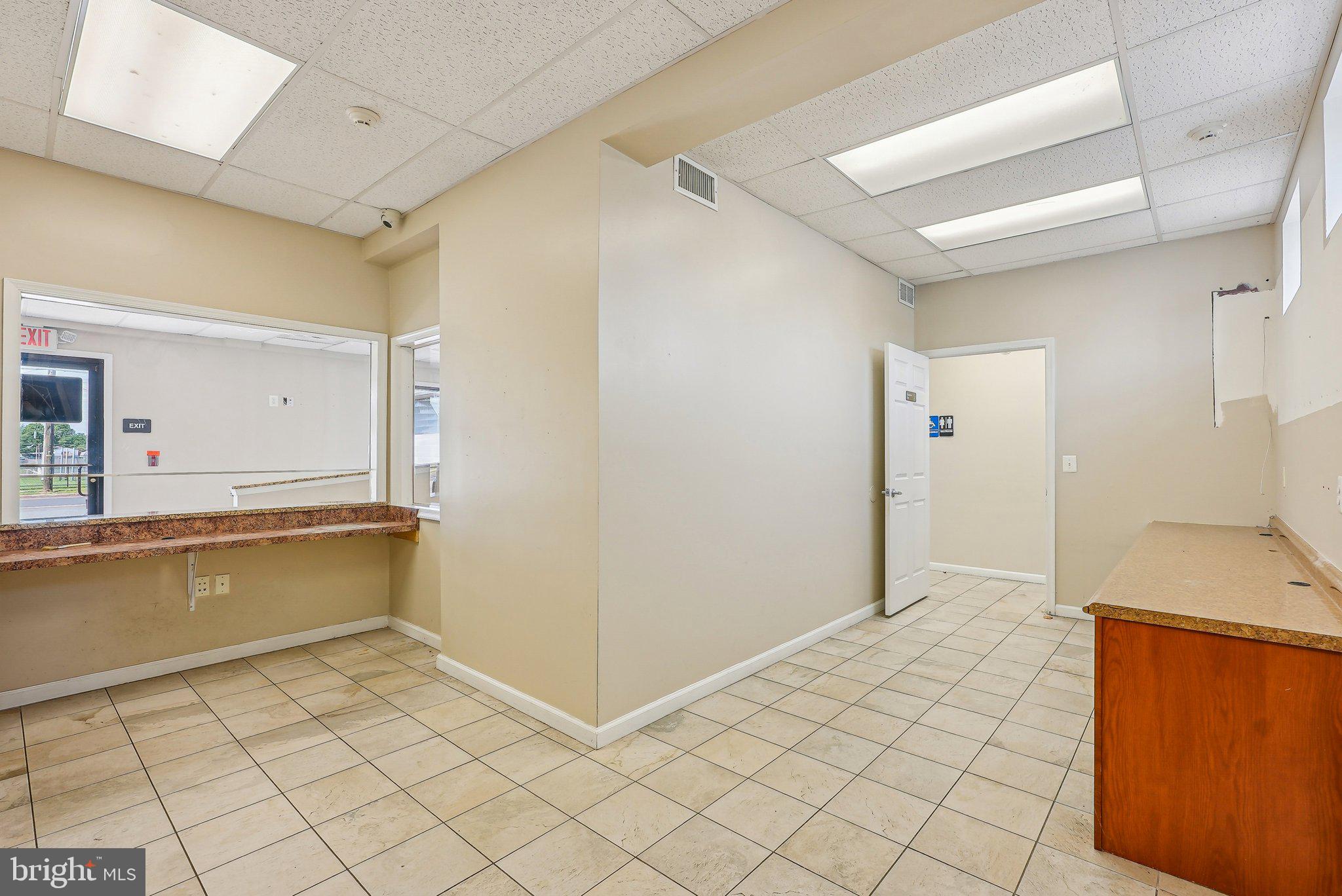 GREEN LANE - Commercial Sale