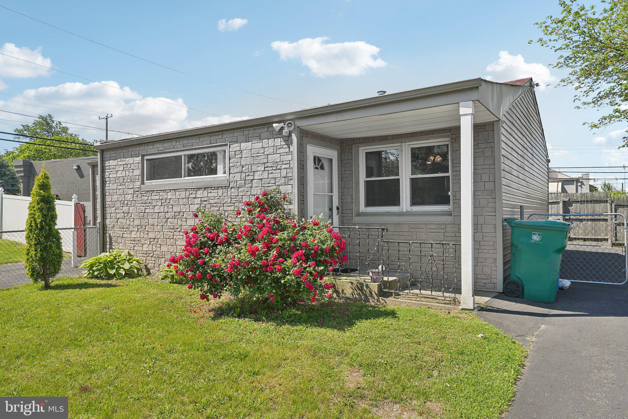 GREEN LANE - Commercial Sale