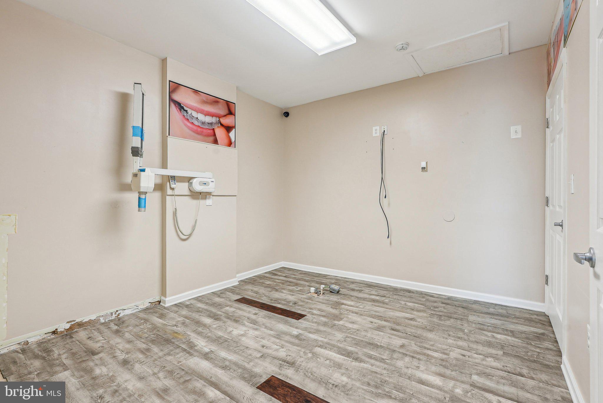 GREEN LANE - Commercial Sale