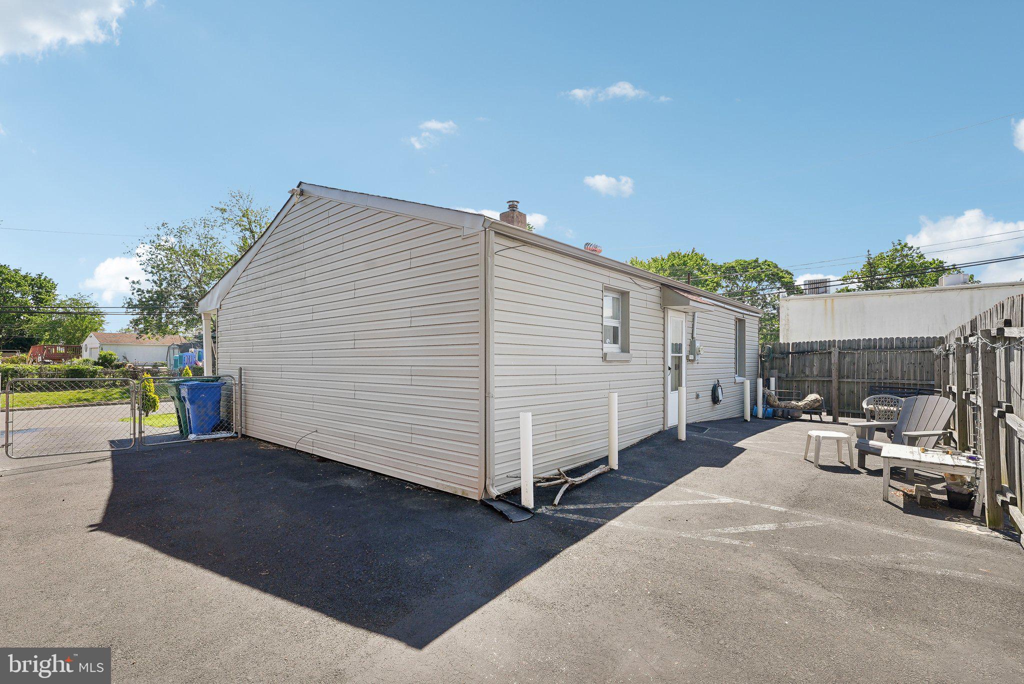 GREEN LANE - Commercial Sale