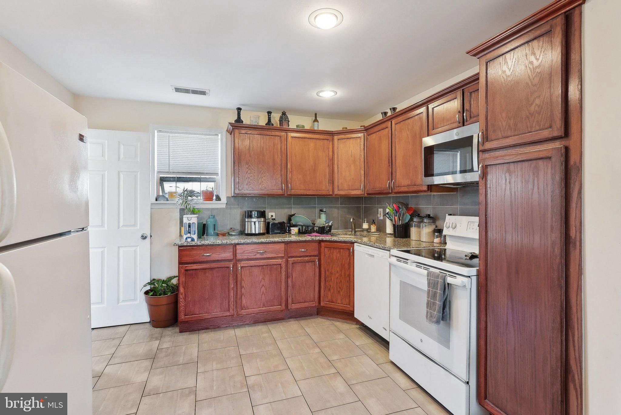 GREEN LANE - Commercial Sale