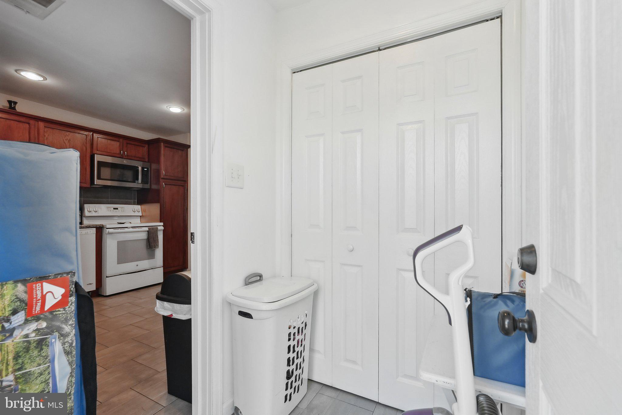 GREEN LANE - Commercial Sale