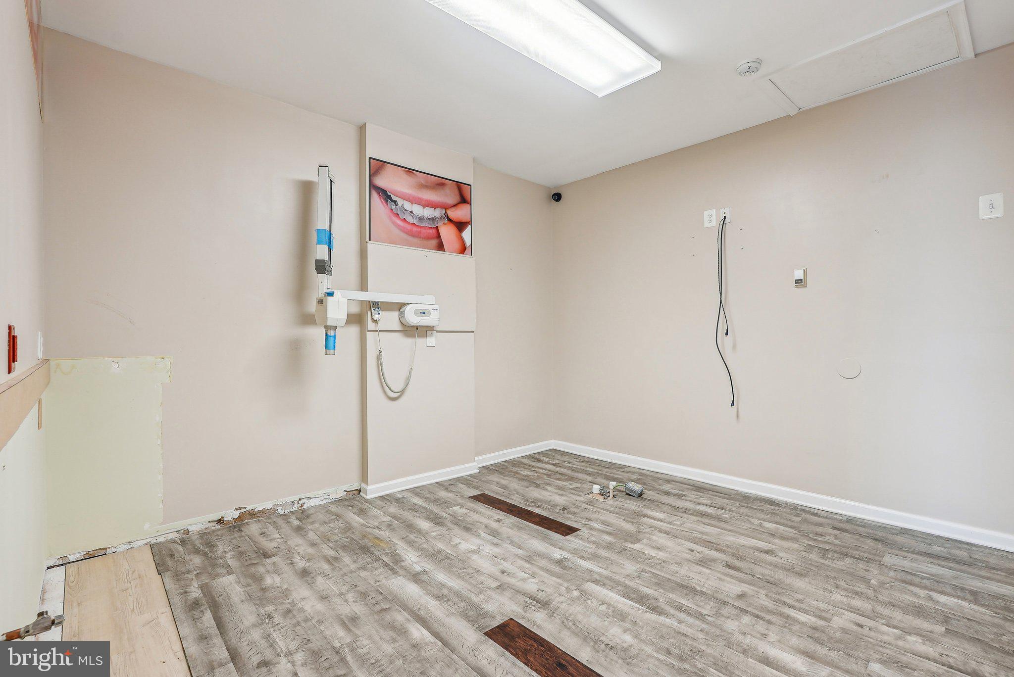 GREEN LANE - Commercial Sale