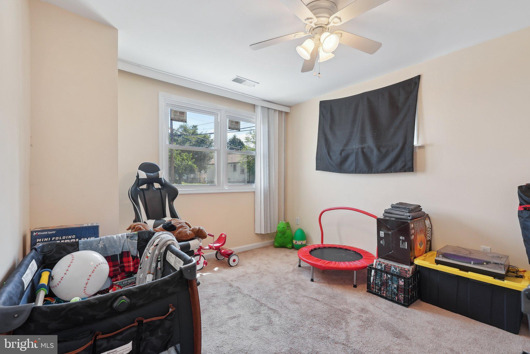 GREEN LANE - Commercial Sale