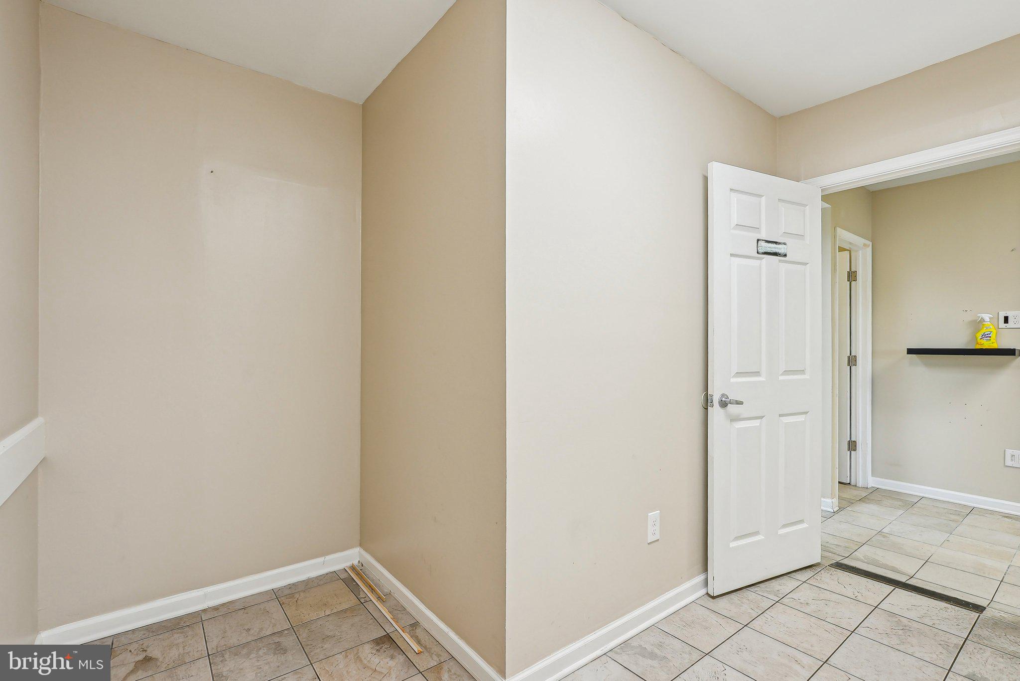 GREEN LANE - Commercial Sale