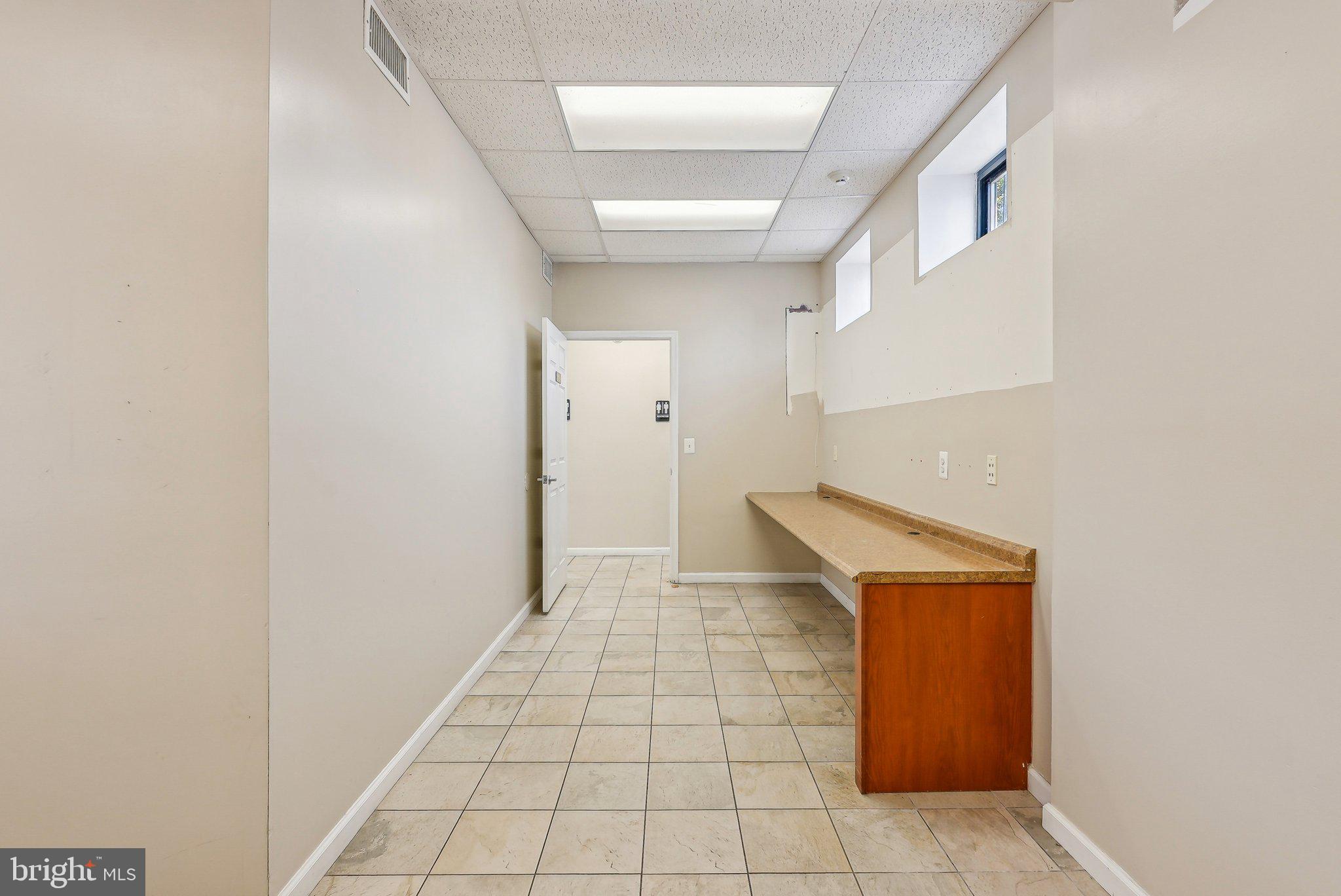 GREEN LANE - Commercial Sale